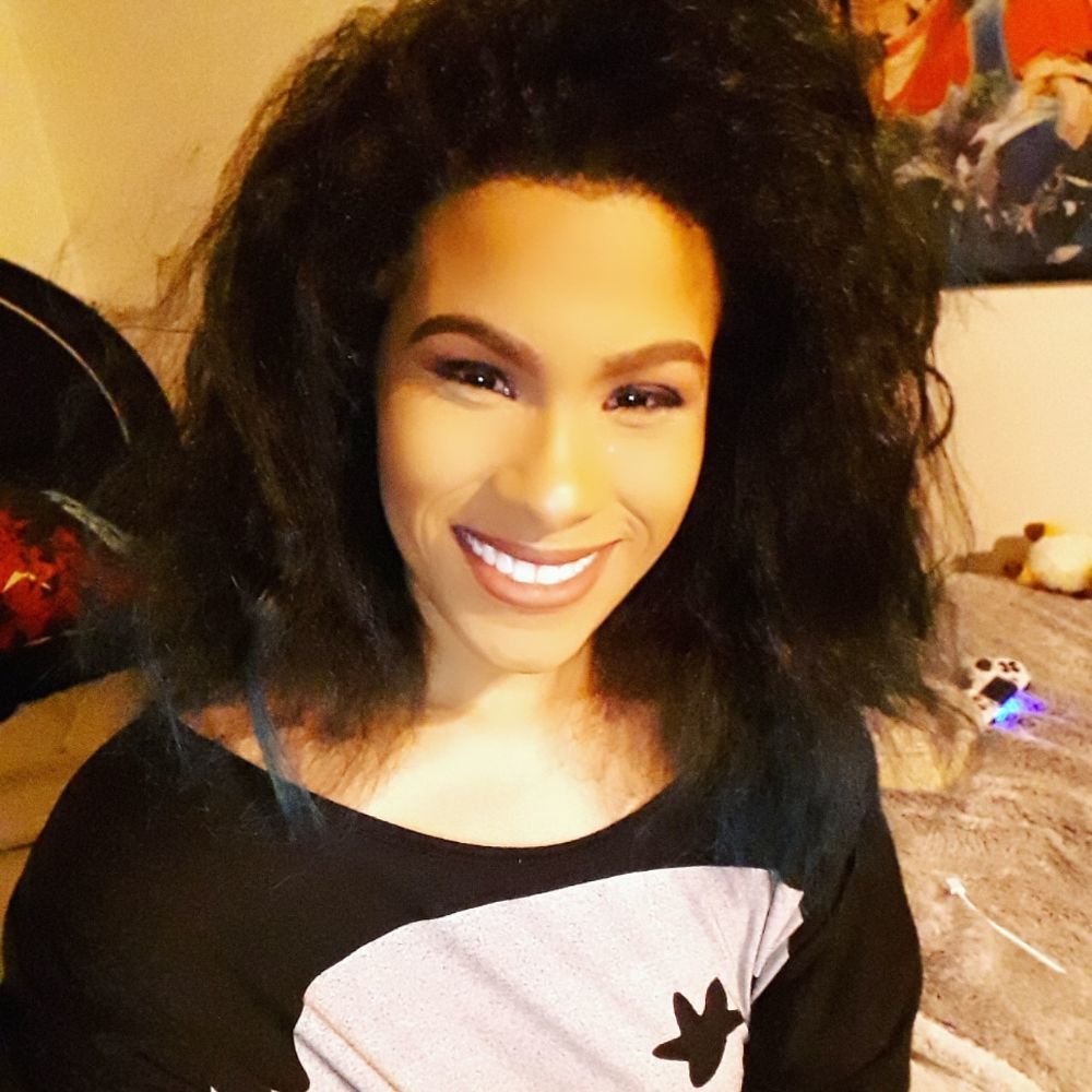 Meet your Posher, Angela